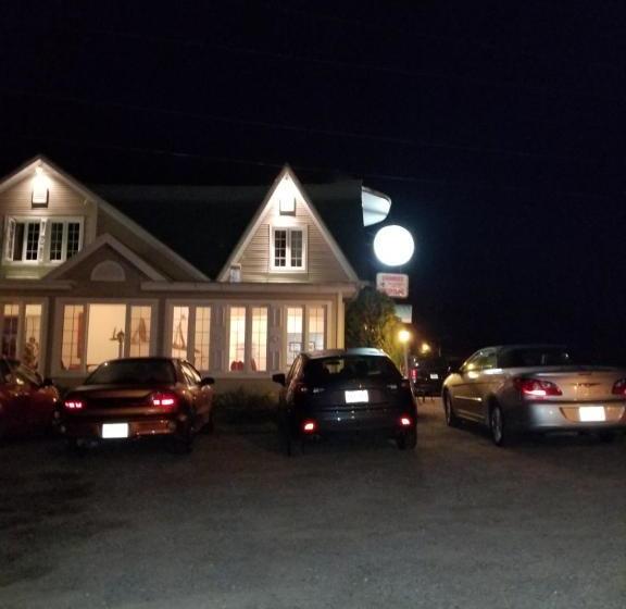 فندق Hôtel Aux Vieux Bardeaux