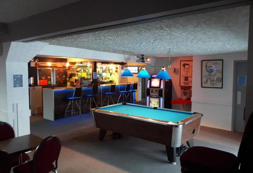 فندق Hôtel Aux Vieux Bardeaux