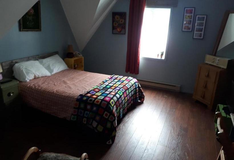 فندق Hôtel Aux Vieux Bardeaux