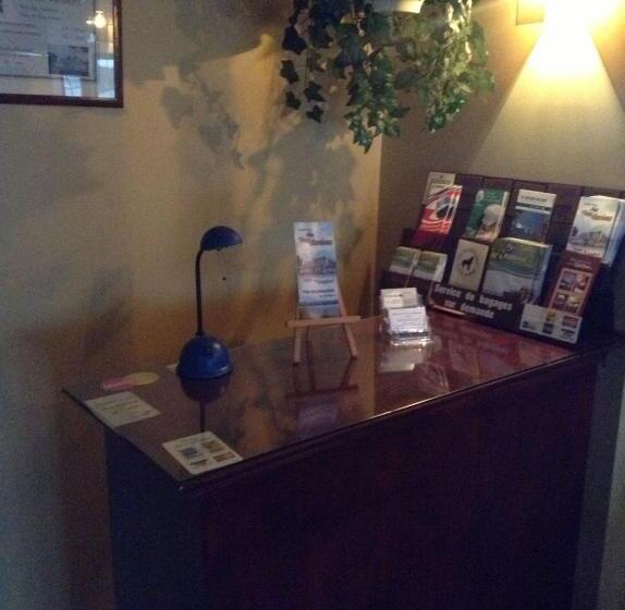 فندق Hôtel Aux Vieux Bardeaux