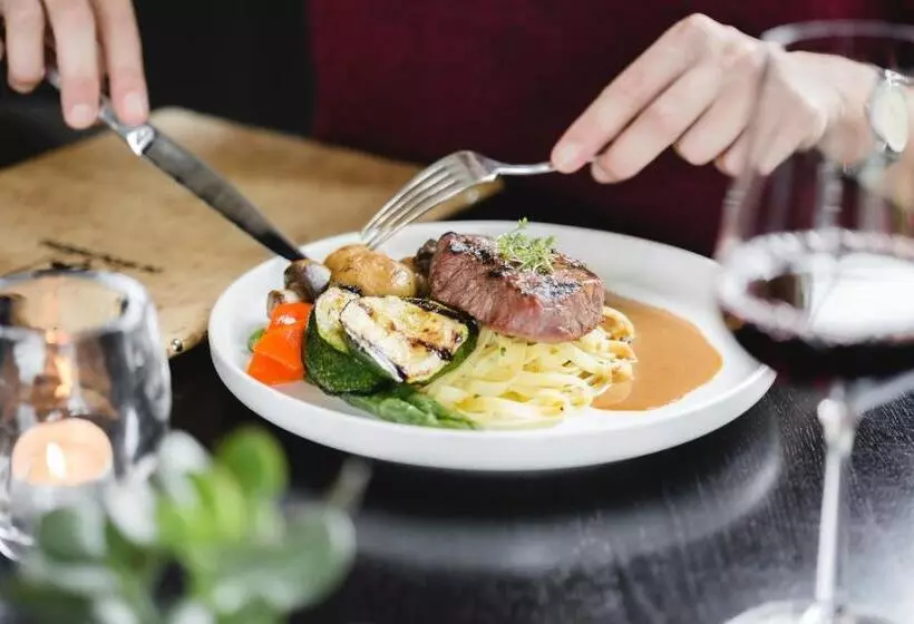Hotelli Restaurant De Wolfsberg
