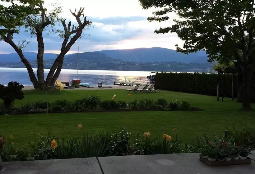 Lakeshore Bed & Breakfast