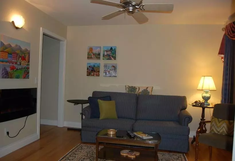 Lakeshore Bed & Breakfast