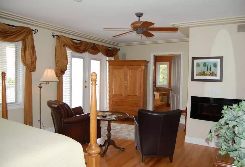 Lakeshore Bed & Breakfast
