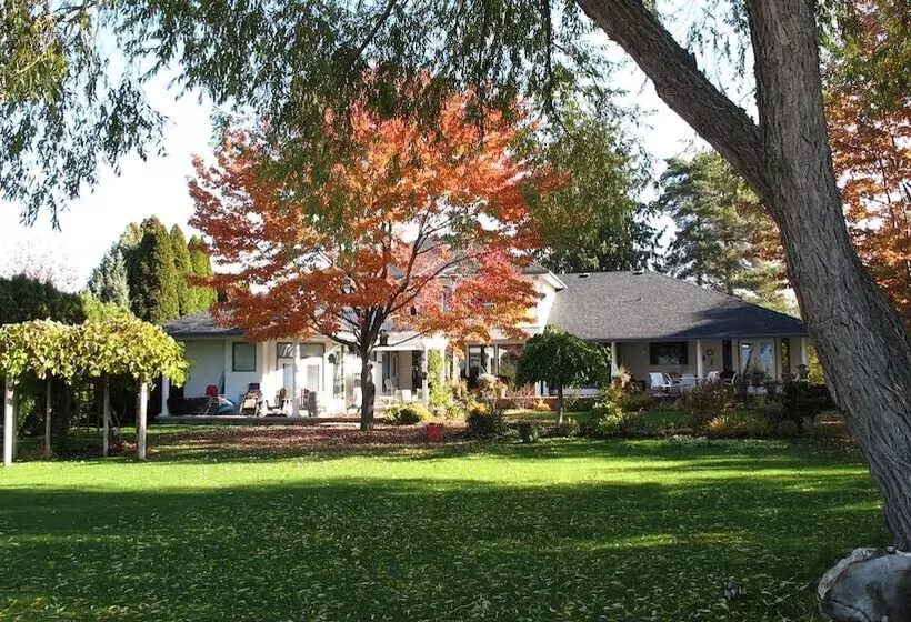 Lakeshore Bed & Breakfast