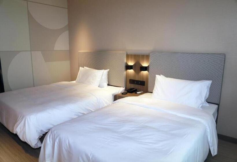 Hanting Hotel Qingdao Huangdao Wangtai Town