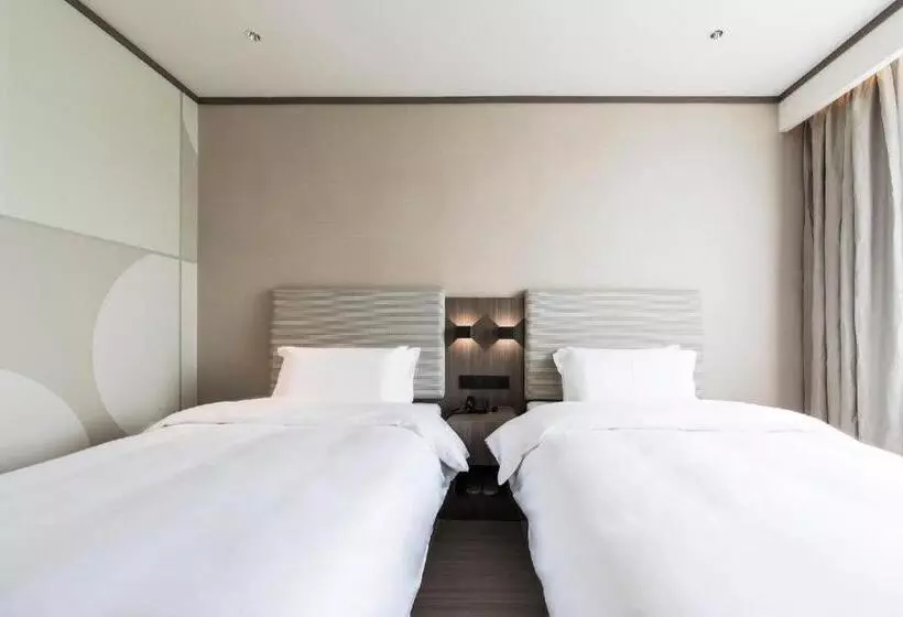 Hanting Hotel Zhengzhou South Longhu Shawoli Metro Station