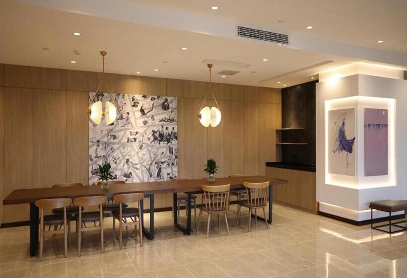 Hanting Premium Hotel Zhangjiakou Xuanhua North Railway Station