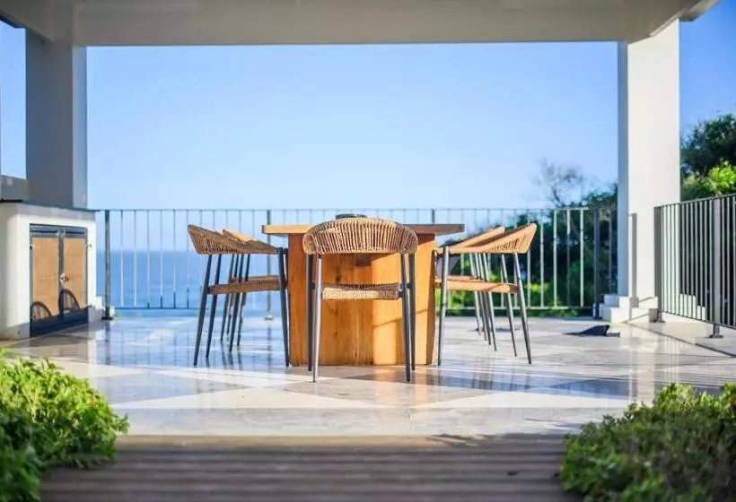 Aamiaismajoitus (B&B) Luxury On The Beach