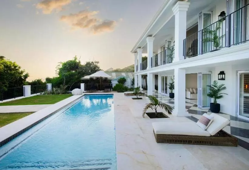 Aamiaismajoitus (B&B) Luxury On The Beach