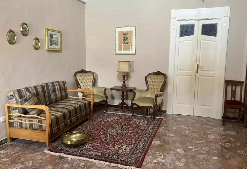 Aamiaismajoitus (B&B) Palazzo Prence