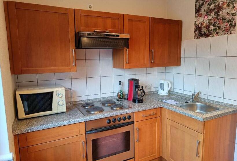 צימר Weingut Weinstube Weinhotel Wolf