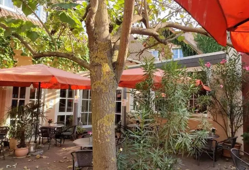 Aamiaismajoitus (B&B) Weingut Weinstube Weinhotel Wolf