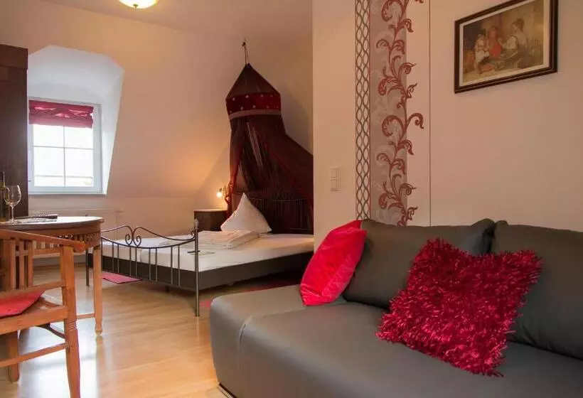 Aamiaismajoitus (B&B) Weingut Weinstube Weinhotel Wolf