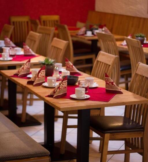 צימר Weingut Weinstube Weinhotel Wolf