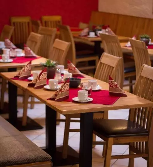 Aamiaismajoitus (B&B) Weingut Weinstube Weinhotel Wolf