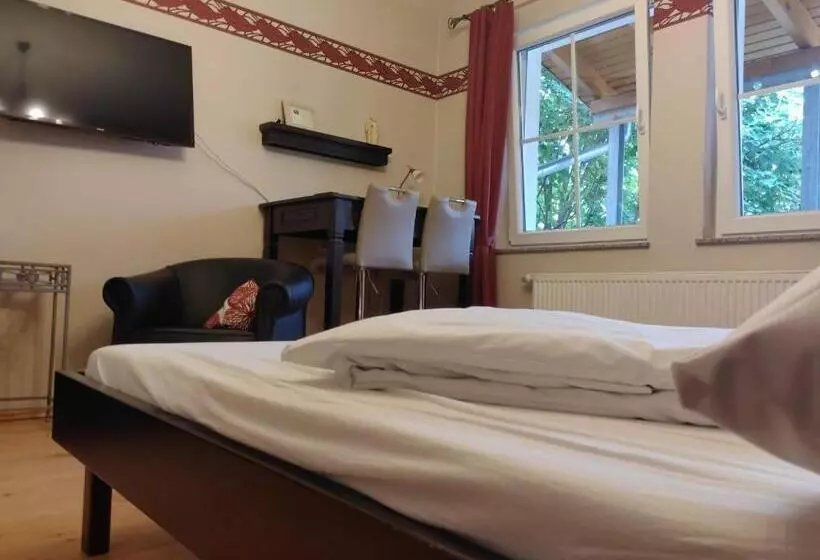 Aamiaismajoitus (B&B) Weingut Weinstube Weinhotel Wolf