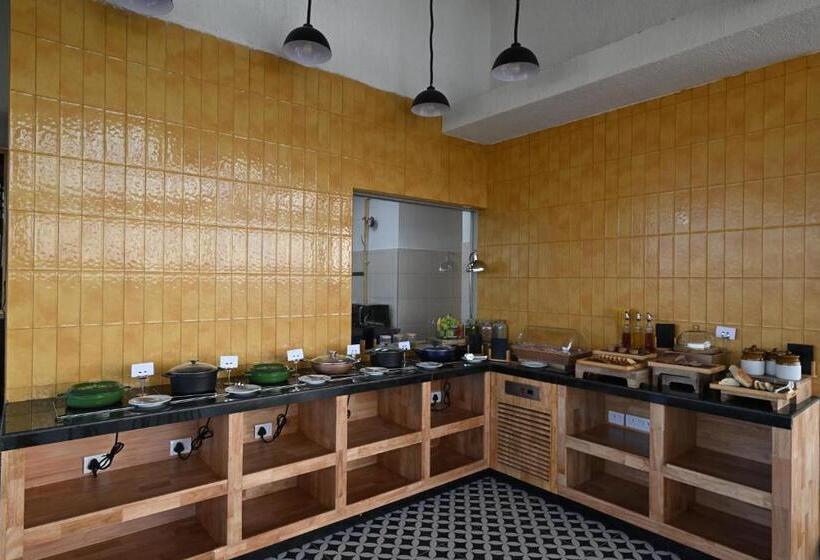 Bedzzz Xclusiv Morjim, Goa By Leisure Hotels