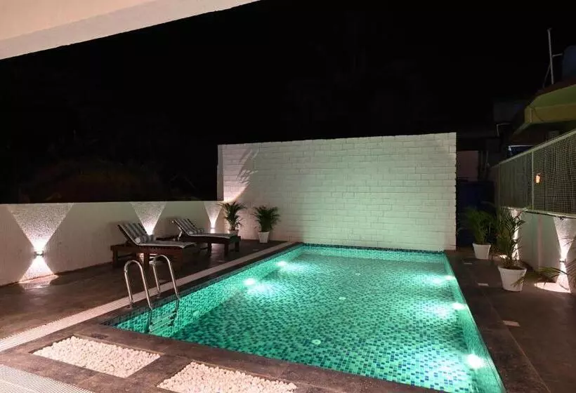Bedzzz Xclusiv Morjim, Goa By Leisure Hotels
