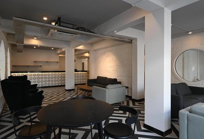 Bedzzz Xclusiv Morjim, Goa By Leisure Hotels