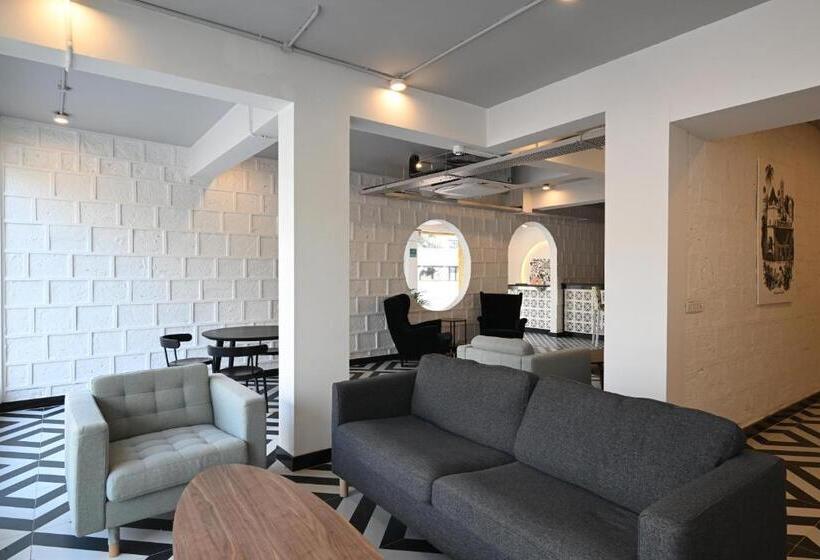 Bedzzz Xclusiv Morjim, Goa By Leisure Hotels