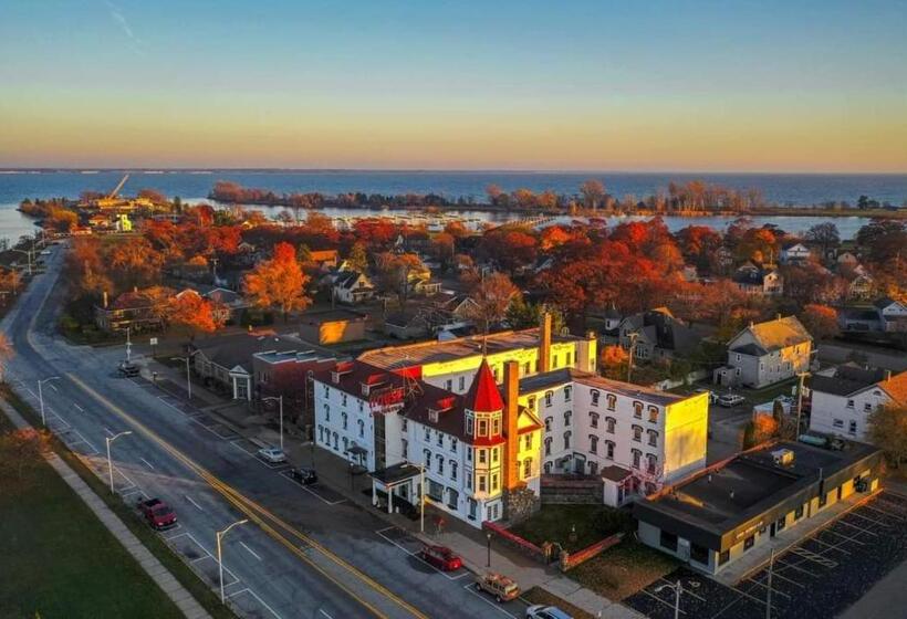 Historical Hotel   House Of Ludington