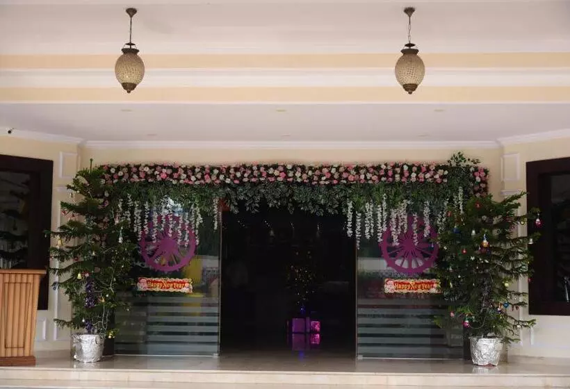 ホテル Bishnu Palace