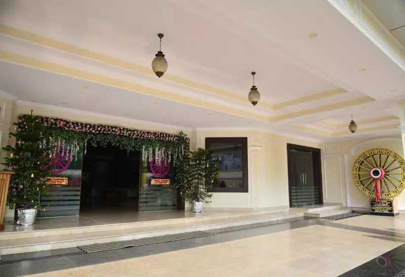 ホテル Bishnu Palace