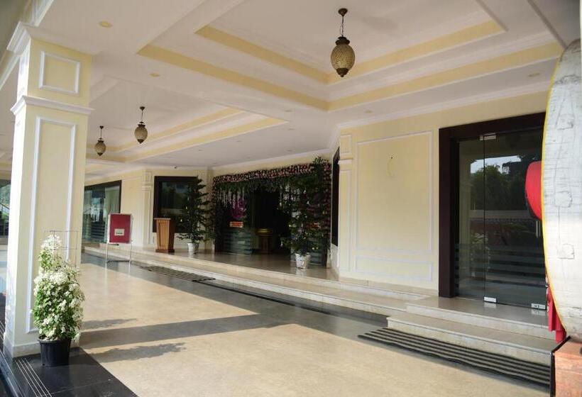 בית מלון כפרי Bishnu Palace