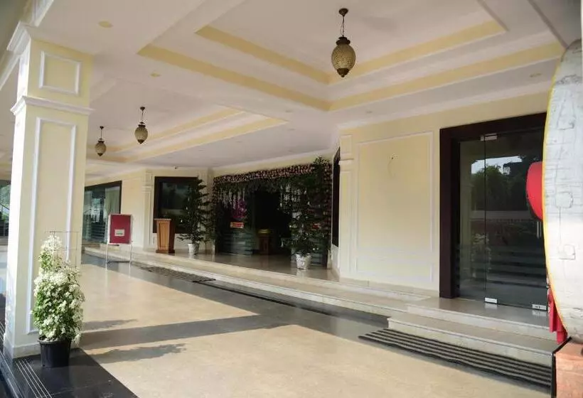 ホテル Bishnu Palace