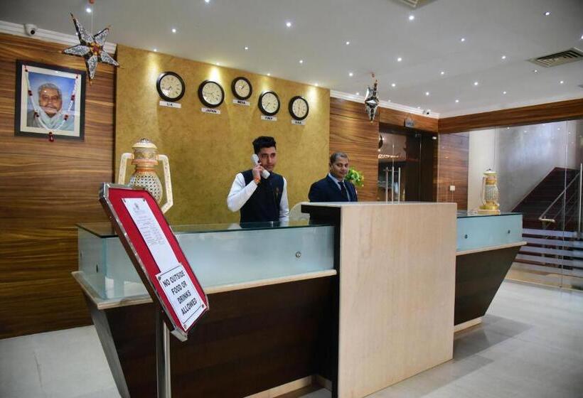 בית מלון כפרי Bishnu Palace