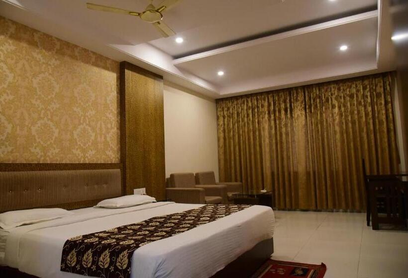 בית מלון כפרי Bishnu Palace