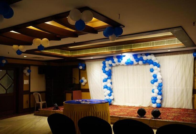 בית מלון כפרי Bishnu Palace