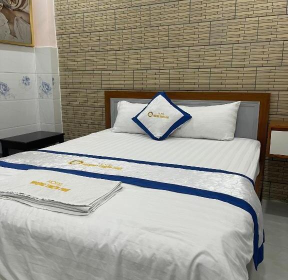 Hotel Hương Thiên Phú