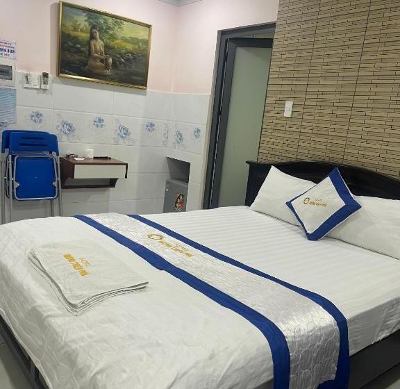 Hotel Hương Thiên Phú