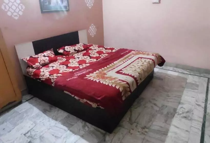Oyo Hotel Avs 8268