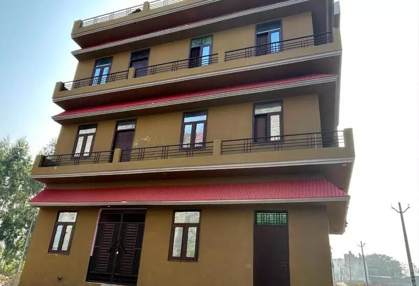 Oyo Hotel Avs 8268