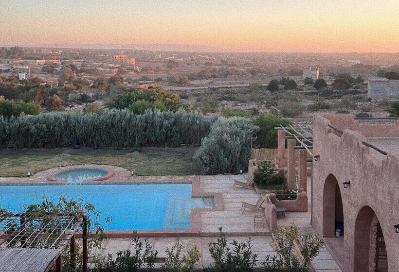 פנסיון Dar Omnia