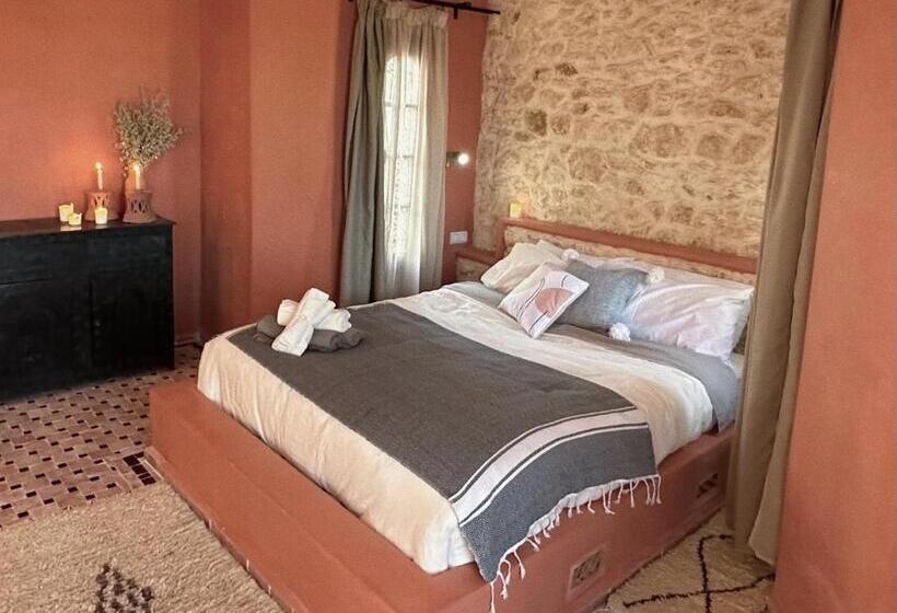 פנסיון Dar Omnia