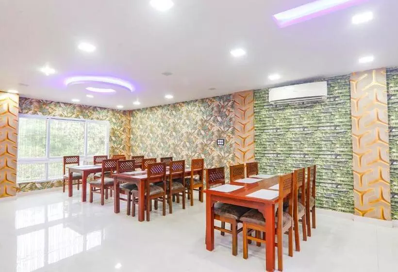 Fabhotel Paras