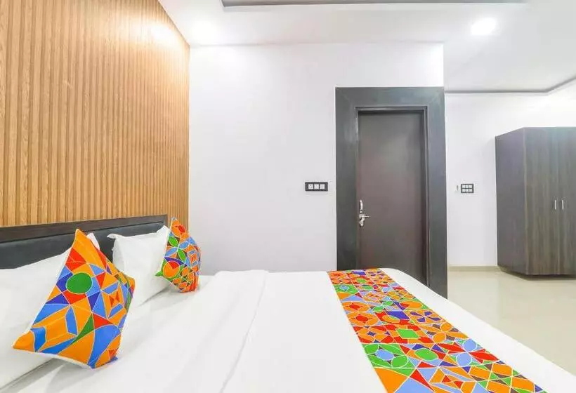 Fabhotel Paras