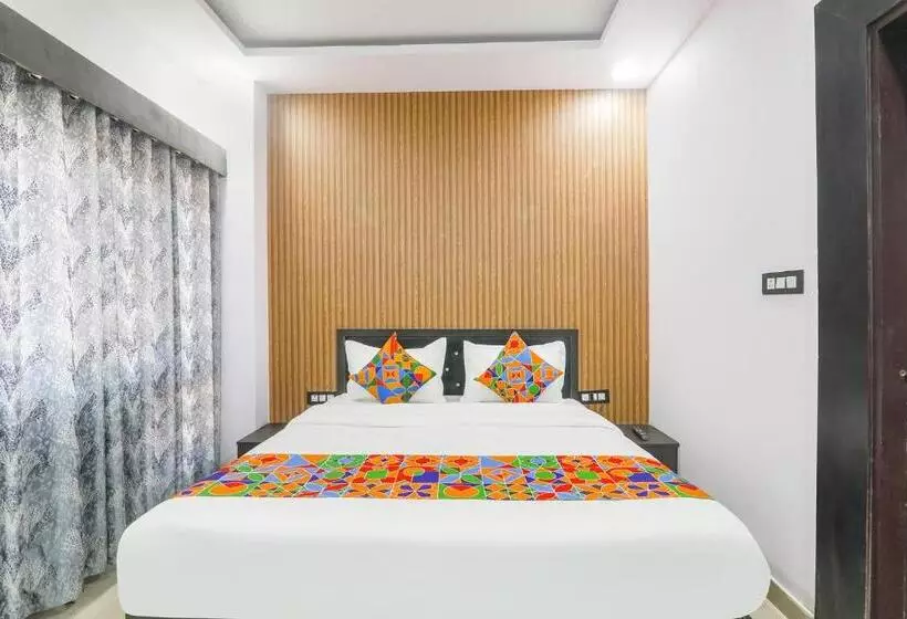 Fabhotel Paras