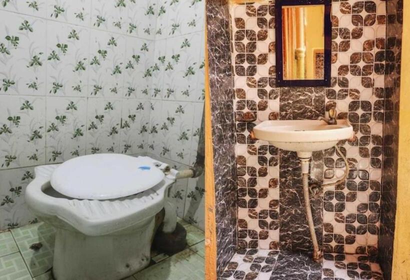 Hotel Goroomgo Laxmi Bhawan Dharamshala Mathura Near Yamuna River And Dwarikadhish Temple