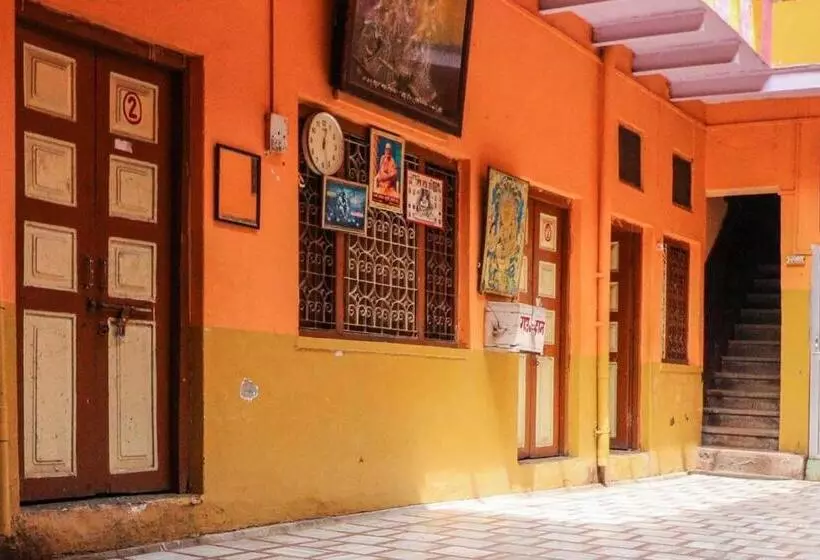 ホテル Goroomgo Laxmi Bhawan Dharamshala Mathura Near Yamuna River And Dwarikadhish Temple