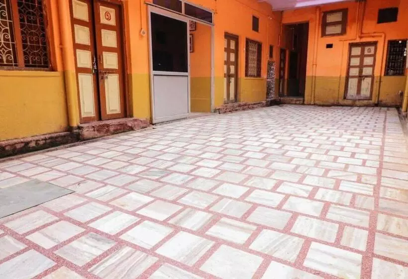 ホテル Goroomgo Laxmi Bhawan Dharamshala Mathura Near Yamuna River And Dwarikadhish Temple
