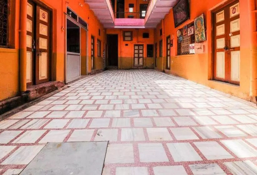 ホテル Goroomgo Laxmi Bhawan Dharamshala Mathura Near Yamuna River And Dwarikadhish Temple
