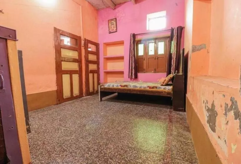 ホテル Goroomgo Laxmi Bhawan Dharamshala Mathura Near Yamuna River And Dwarikadhish Temple