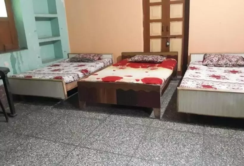 ホテル Goroomgo Laxmi Bhawan Dharamshala Mathura Near Yamuna River And Dwarikadhish Temple