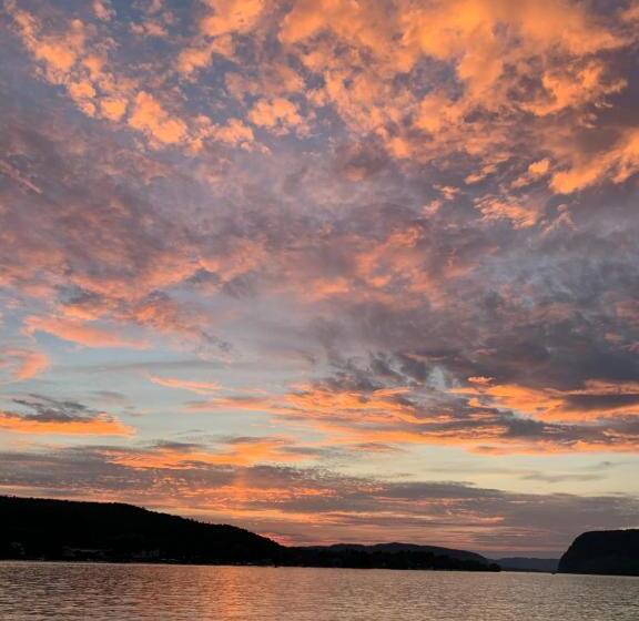 住宿加早餐  Chalet & Gîte Capitainerie Du Passant