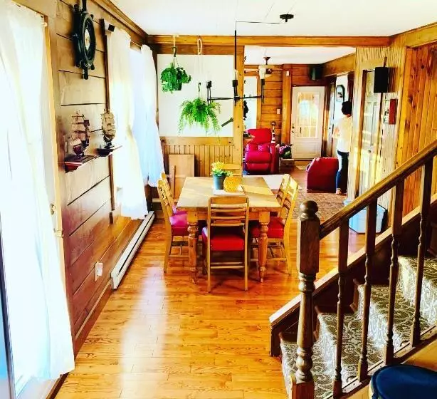 ベッドアンドブレックファースト Chalet & Gîte Capitainerie Du Passant